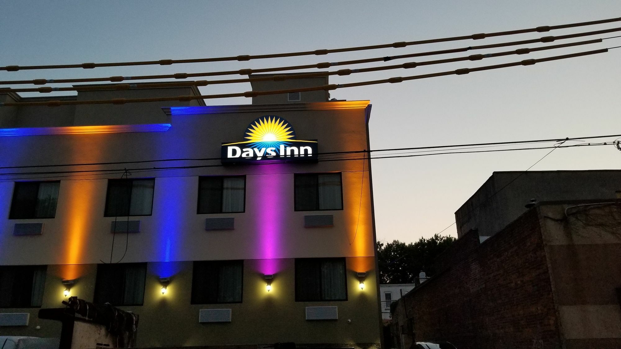 Days Inn By Wyndham Brooklyn Marine Park New York Bagian luar foto